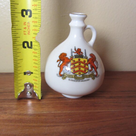 W.H. Goss crested heraldry china vintage Gloucester (modern) (GC072 Grace) - Picture 5 of 7